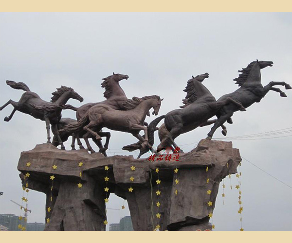 銅雕奔馬圖