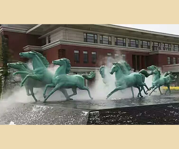 八駿馬雕塑